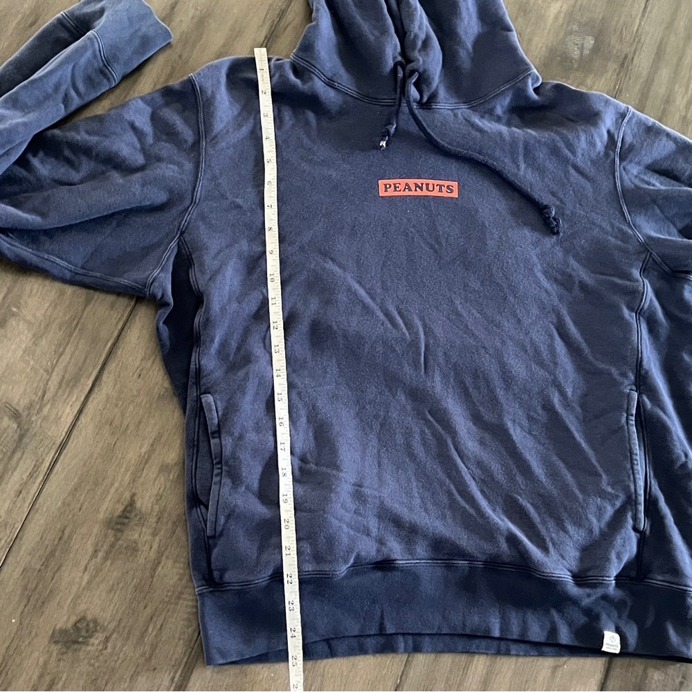 Peanuts x Uniqlo Snoopy and Charlie Brown Pullover Hoodie - Size Large - Picture 12 of 15
